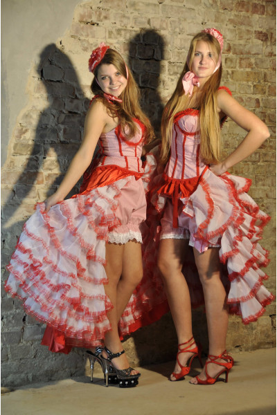 Танцівниці кабаре