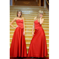 Хостес: червона сукня (юбка+корсет)