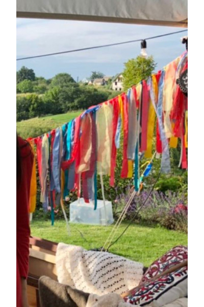 Гірлянди зі стрічок 