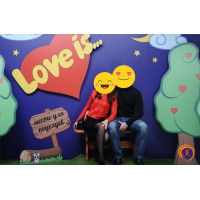 Фотозона Love is