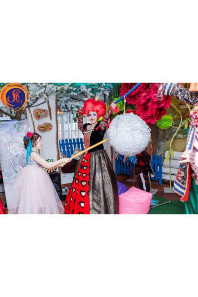 Аліса в країні чудес