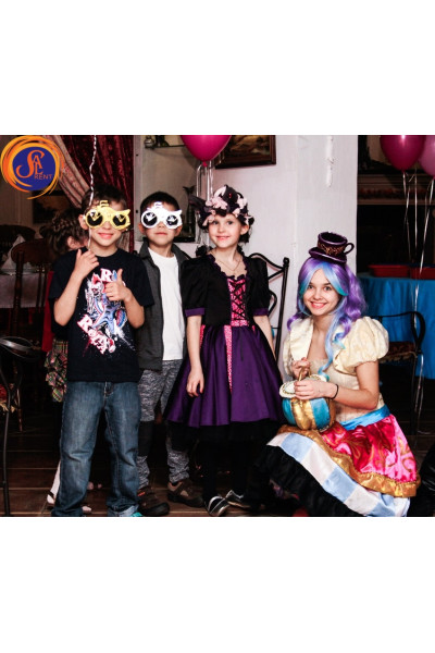 Аліса в країні чудес