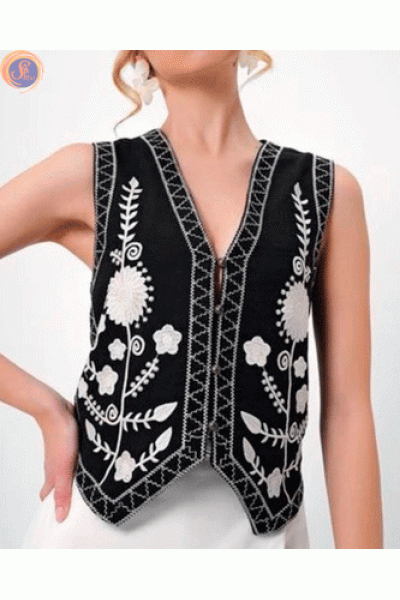 Жилетка з вишивкою