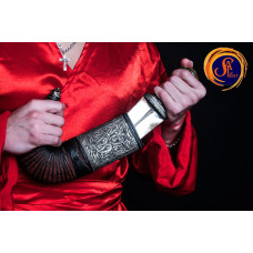 Кинджал в чохлі