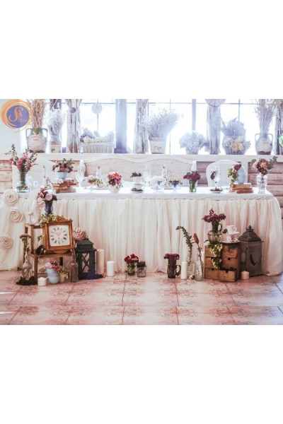 Спідниця на стіл