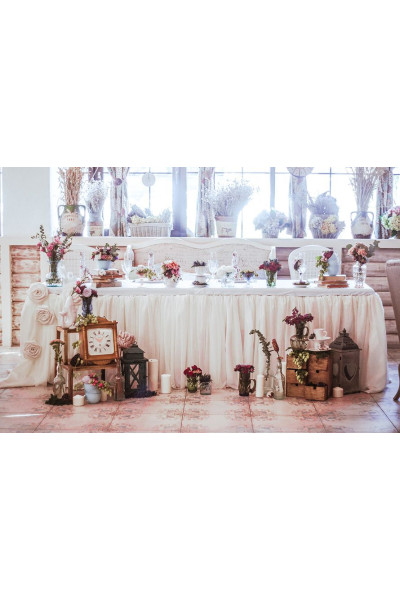 Спідниця на стіл