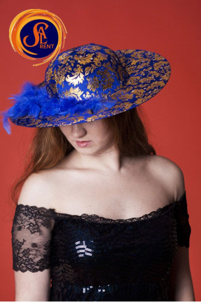 Шляпа з золотими узорами