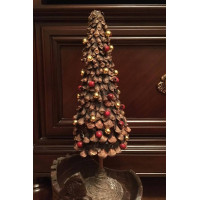 Ялинка з шишок