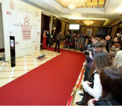 Покриття, обладнання, бренд-волл